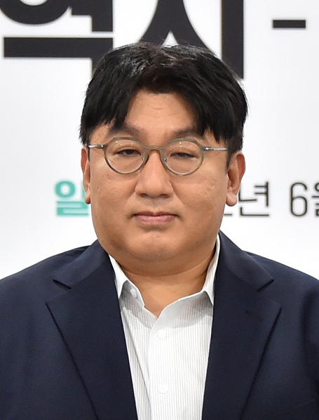 10-must-know-facts-about-bang-si-hyuk-bts-mastermind-faces-arrest.jpg