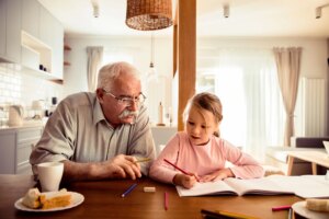 Explainer-Long-Term-Life-Insurance-Cost.jpg