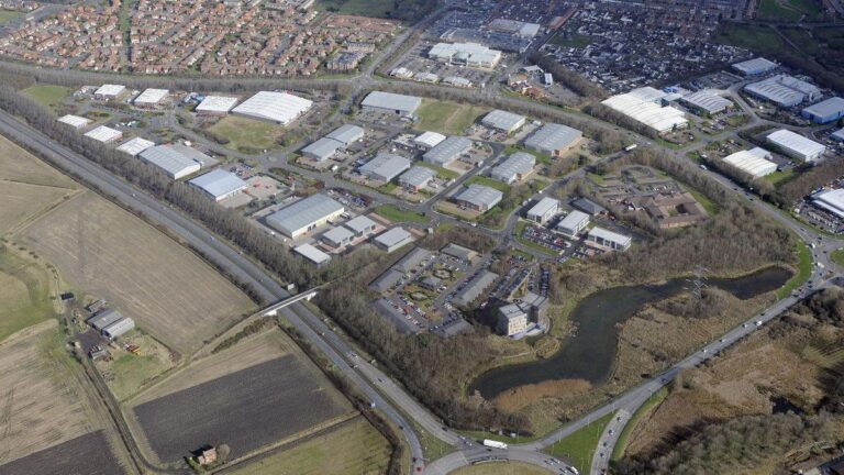 0_CFR_NJL_281117boldon_01.jpg