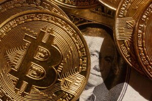 Explainer-Gold-Crypto-Cash.jpg