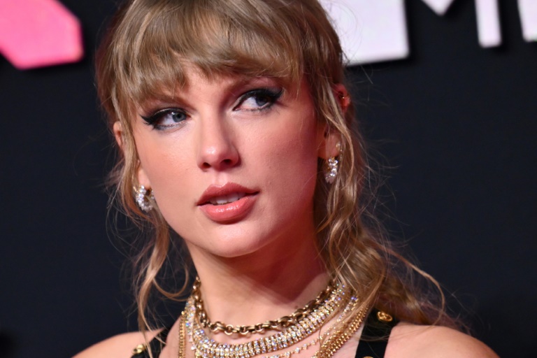 us-singer-taylor-swift-started-writing-songs-professionally-teenager.jpg
