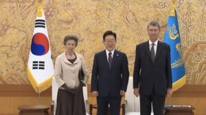 princess-anne-honors-fallen-british-soldiers-south-korea.jpg