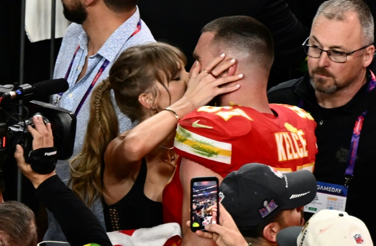 taylor-swift-kisses-kansas-city-chiefs-tight-end-travis-kelce-after-chiefs-won-super-bowl-lviii.jpg