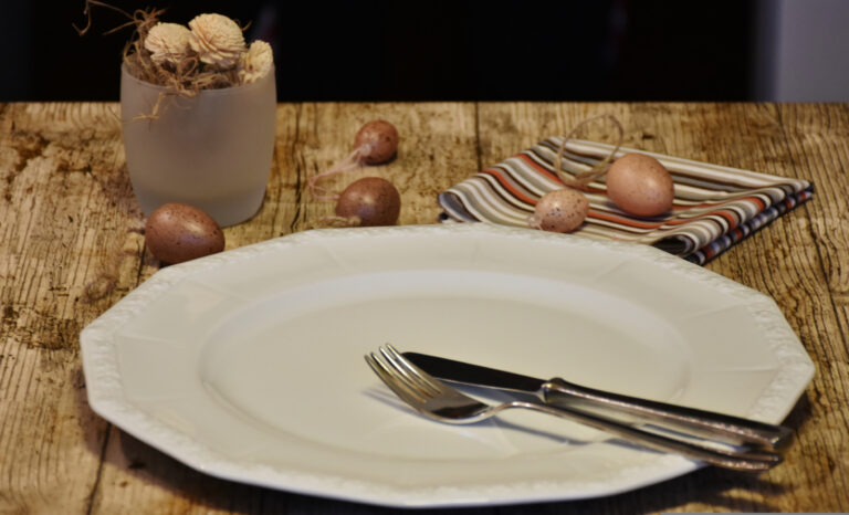 etiquette-experts-reveal-silent-silverware-signal-diners-use.jpg