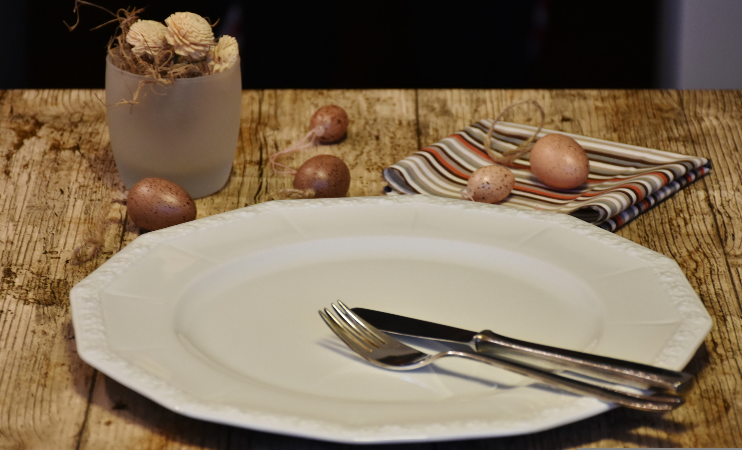 etiquette-experts-reveal-silent-silverware-signal-diners-use.jpg