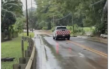 hurricane-lowell-nears-hawaii-kauai-under-warning-australians-urged.jpg